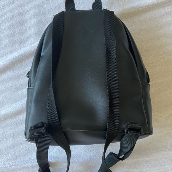 Mini backpack Kendall&kylie 🖤 - Picture 5 of 6